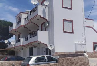 Mama Marina apartement near to the airport allows 18 year olds to book a room