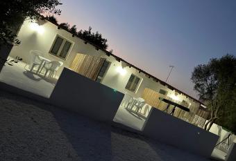 Welcome Marzamemi has Balcony rooms