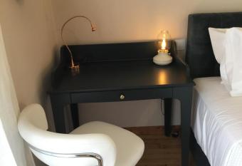 Oneiro has Balcony rooms