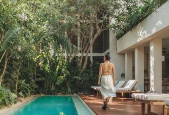 Lucky Duck DT allows 18 year olds to book a room