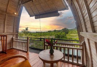 AlamGangga Villas Tirta Gangga allows 18 year olds to book a room