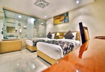 Hotel Kings Heritage Surat has Balcony rooms