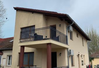 Balaton Apartmanh  z has Balcony rooms