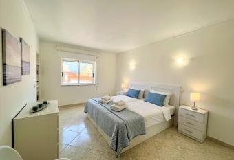 Quarteira Panoramic View by Homing allows 18 year olds to book a room