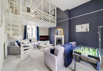 The Unique Gem of Bath - Rooftop Terrace has Balcony rooms