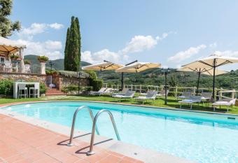 Agriturismo - Collina Toscana Resort has Balcony rooms
