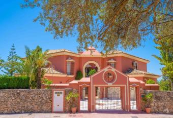 vituco34 has Balcony rooms