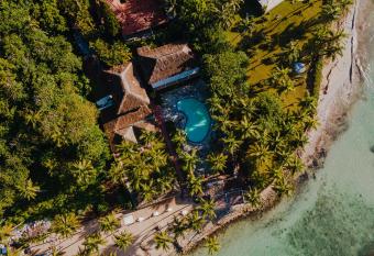 Esmeralda Beach Room has Balcony rooms
