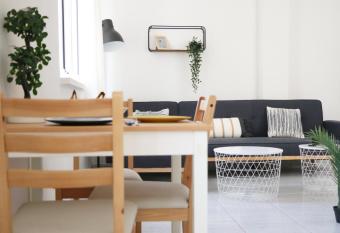 Modern and spacious apartment in downtown allows 18 year olds to book a room