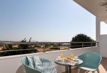 Lungo Mare has Balcony rooms