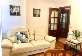 Piso Cuatro Caminos allows 18 year olds to book a room