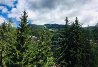 Le studio d   autrefois has Balcony rooms