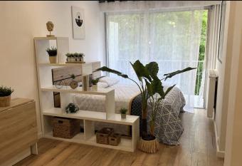 Bella Vista has Balcony rooms