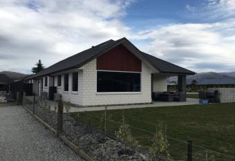 Lakeview Terrace Accommodation allows 18 year olds to book a room