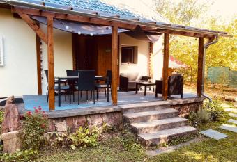 R  v1 Vend  gh  z has Balcony rooms