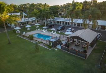 Kinka Palms Motel has Balcony rooms