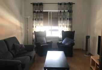 Van Dick   street has Balcony rooms