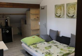 Wohlf  hl-Appartement allows 18 year olds to book a room
