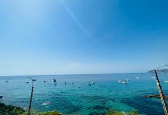 Suite Luxury Le Palme 3 - Sanremo fronte mare has Balcony rooms