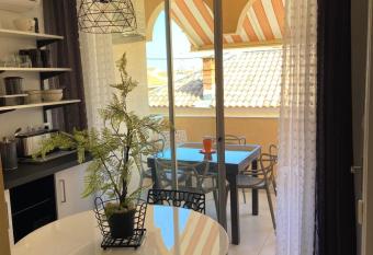 Hibiscus 1 has Balcony rooms