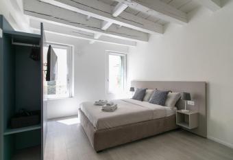 Residenza SubitoSanto - Appartamento 2A  has Balcony rooms