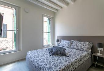Residenza SubitoSanto - Appartamento 4B  allows 18 year olds to book a room