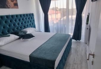 Apartament Alina Sunrise has Balcony rooms