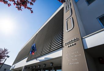 Hotel Cube allows 18 year olds to book a room