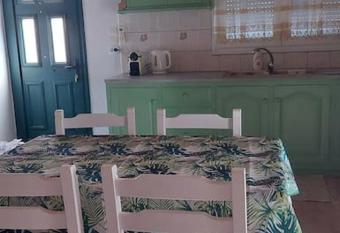 Colorful 2-bedroom house in Gaios has Balcony rooms