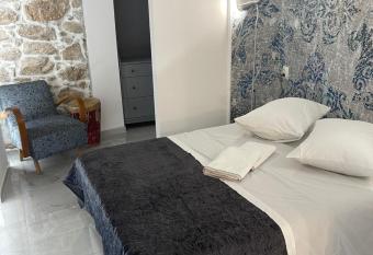 Cres Studio C allows 18 year olds to book a room