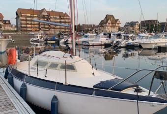 Madi au fil de l eau    Deauville allows 18 year olds to book a room