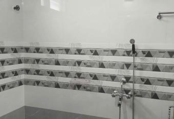 OYO Flagship 91870 Jayasai Guest Rooms allows 18 year olds to book a room