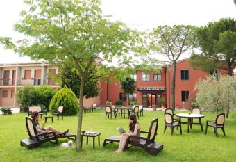 Hotel Marzia allows 18 year olds to book a room