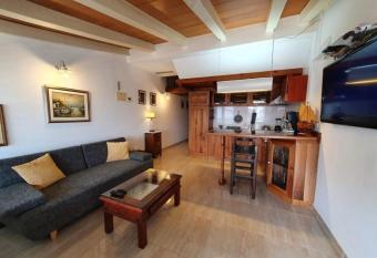 Apartman Onaon has Balcony rooms