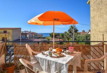 Vista suggestiva has Balcony rooms