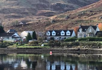 Rowan House B&B Rooms & A Self Catering Apartment allows 18 year olds to book a room