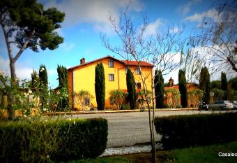 Casale Certosa allows 18 year olds to book a room