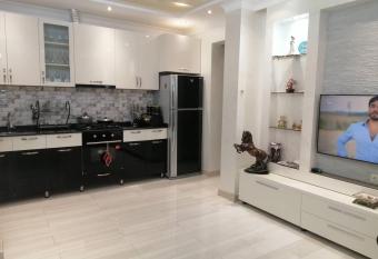                                  has rooms with a private hot tub