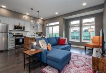 1 Bedroom Luxury Condo 10 Minutes from First Energy Stadium D1 has Balcony rooms