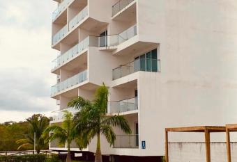 Acogedora Suite piso 5 allows 18 year olds to book a room