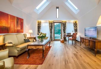 Residence Bellevue allows 18 year olds to book a room