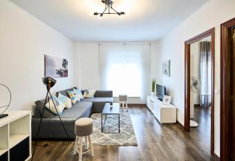 VuT Santo Tom  s 3 allows 18 year olds to book a room