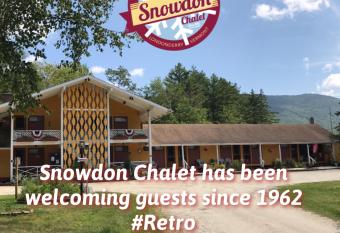 Snowdon Chalet Motel has Balcony rooms