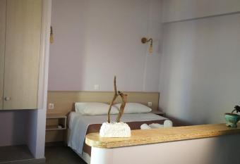 APARTMENTS BY THE SEA has Balcony rooms