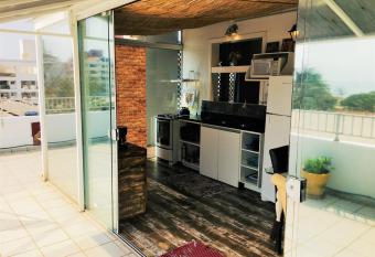 COBERTURA VISTA MAR 1 QUADRA PRAIA has Smoking rooms