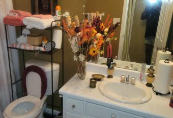 588 Kristin lane allows 18 year olds to book a room