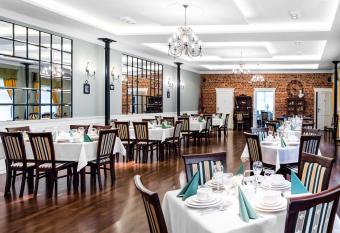 Hotel Leszczy  ski allows 18 year olds to book a room