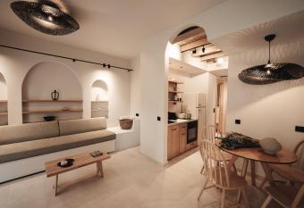 Om Afytos has Balcony rooms