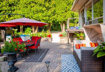 Nature Oasis Mar Suite has rooms with a private hot tub