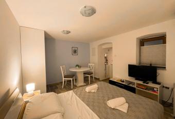 Studio Ricardo, Opatija has Balcony rooms